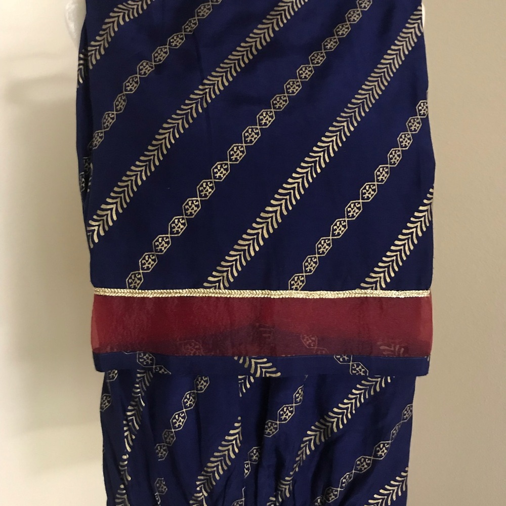 ❗️SOLD❗️Almirah,indian pakistani, women dress - Picture 7 of 8